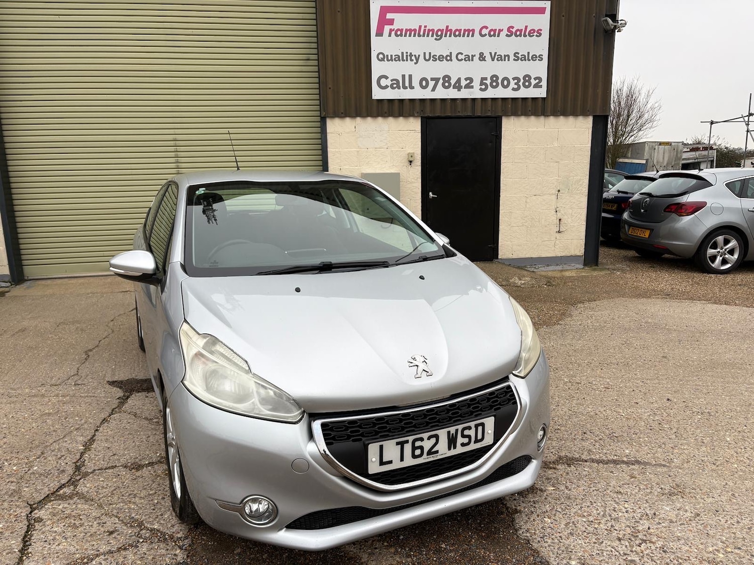 Used Peugeot 208 2012 for sale - 77420719: Photo 3