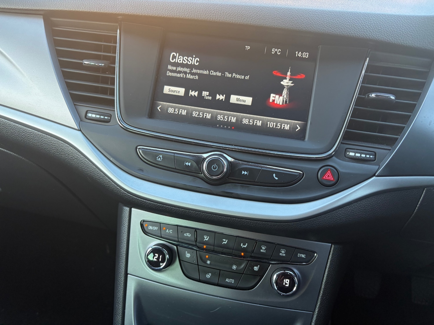 Used Vauxhall Astra 2017 for sale - 77080727: Photo 10