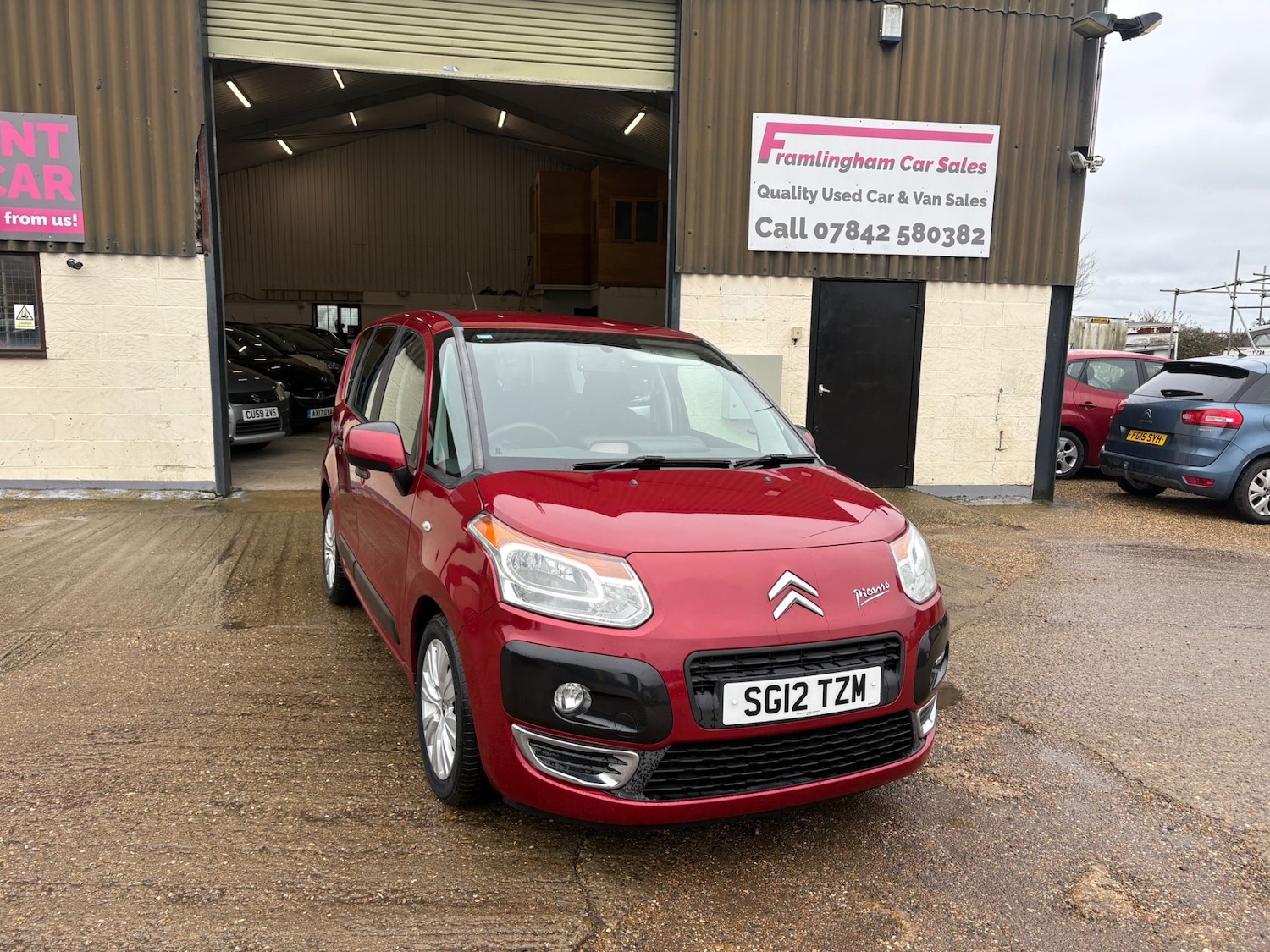 Used Citroen C3 Picasso 2012 for sale - 77628990: Photo 2