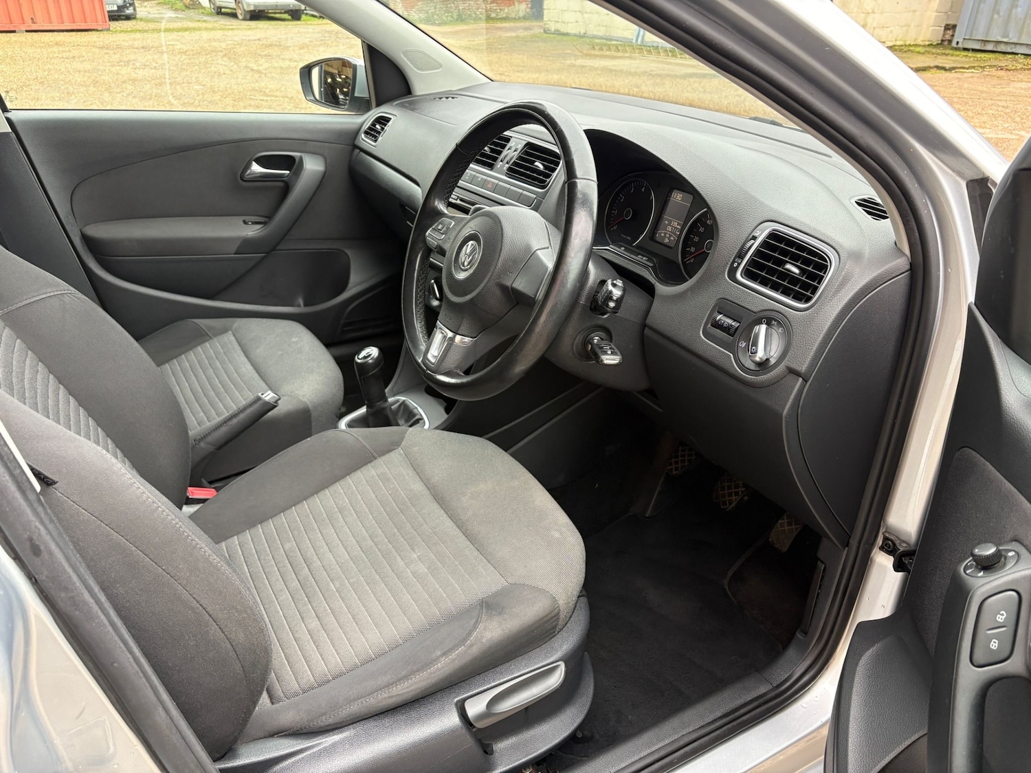 Used Volkswagen Polo 2010 for sale - 77384976: Photo 10