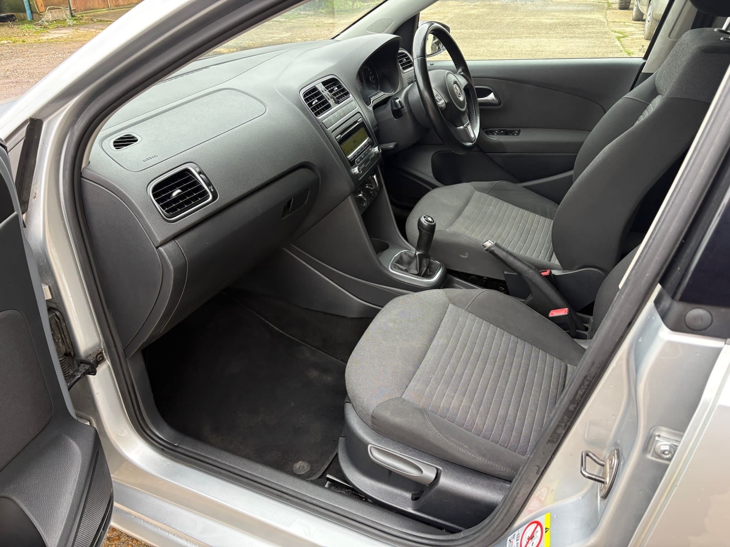 Used Volkswagen Polo 2010 for sale - 77384976: Photo 14