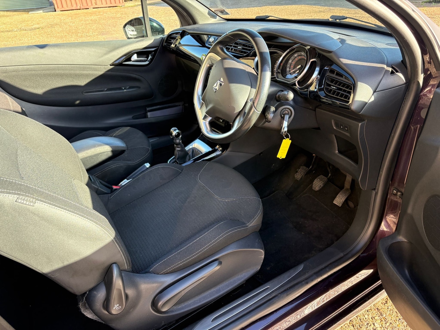 Used Citroen DS3 2014 for sale - 76785301: Photo 11