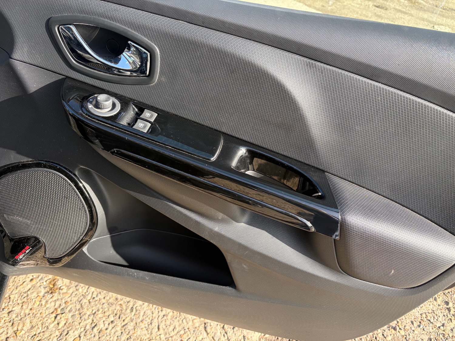 Used Renault Clio 2013 for sale - 77665379: Photo 15