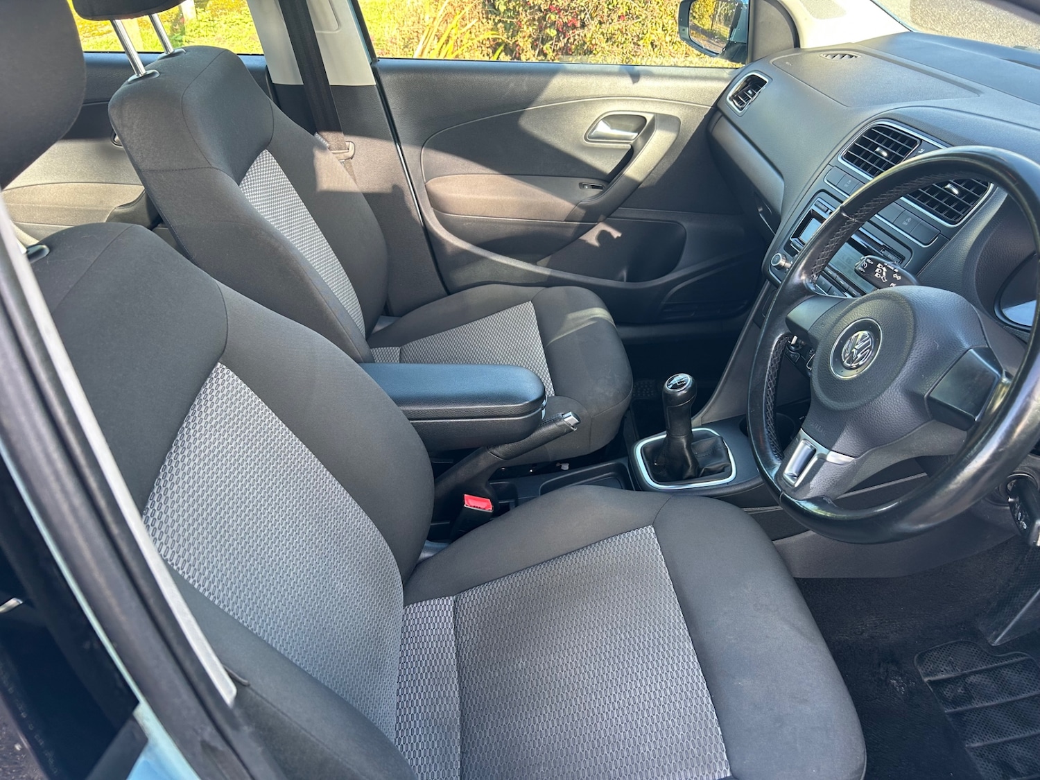 Used Volkswagen Polo 2011 for sale - 76651123: Photo 12