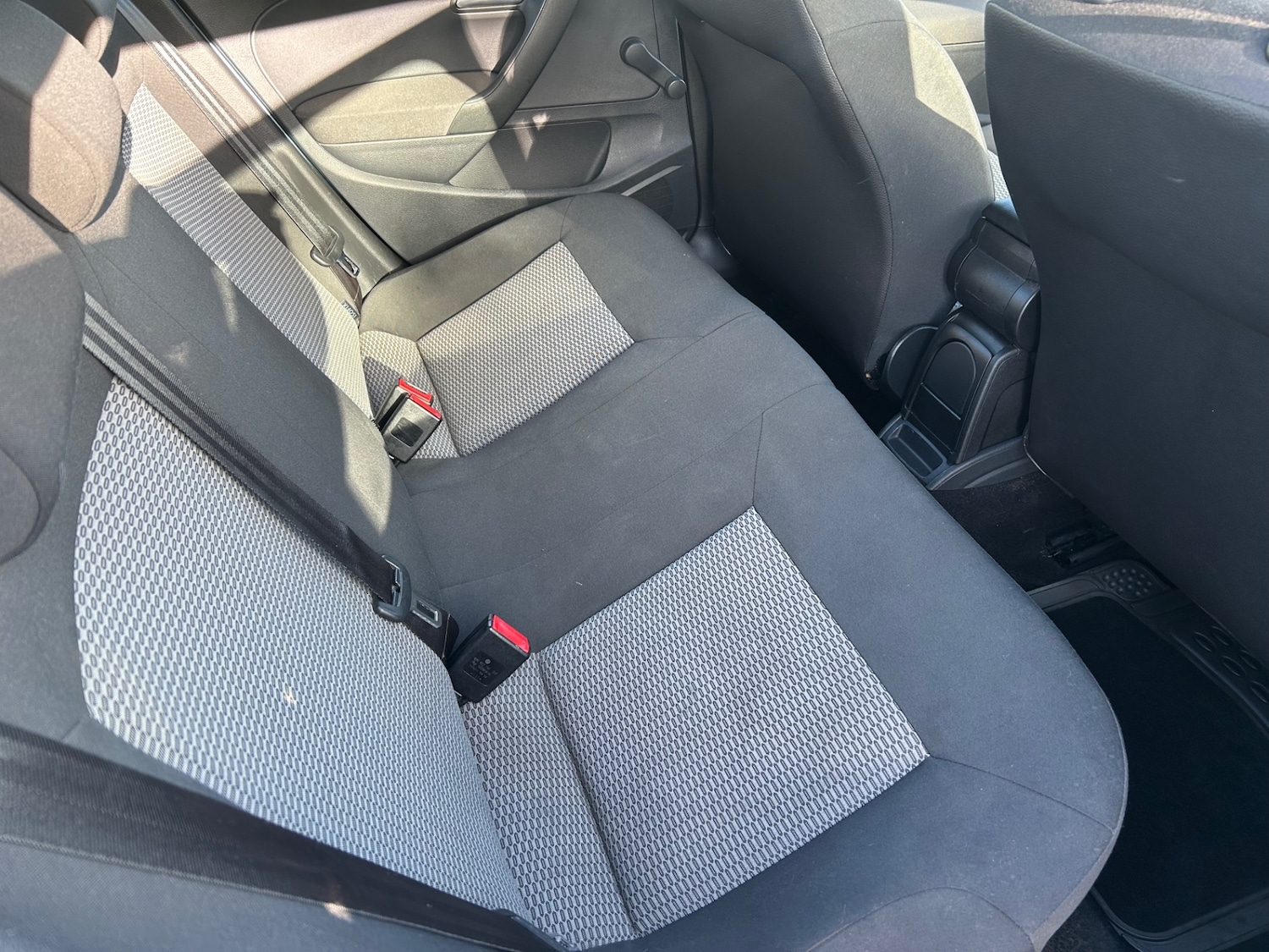 Used Volkswagen Polo 2011 for sale - 76651123: Photo 3