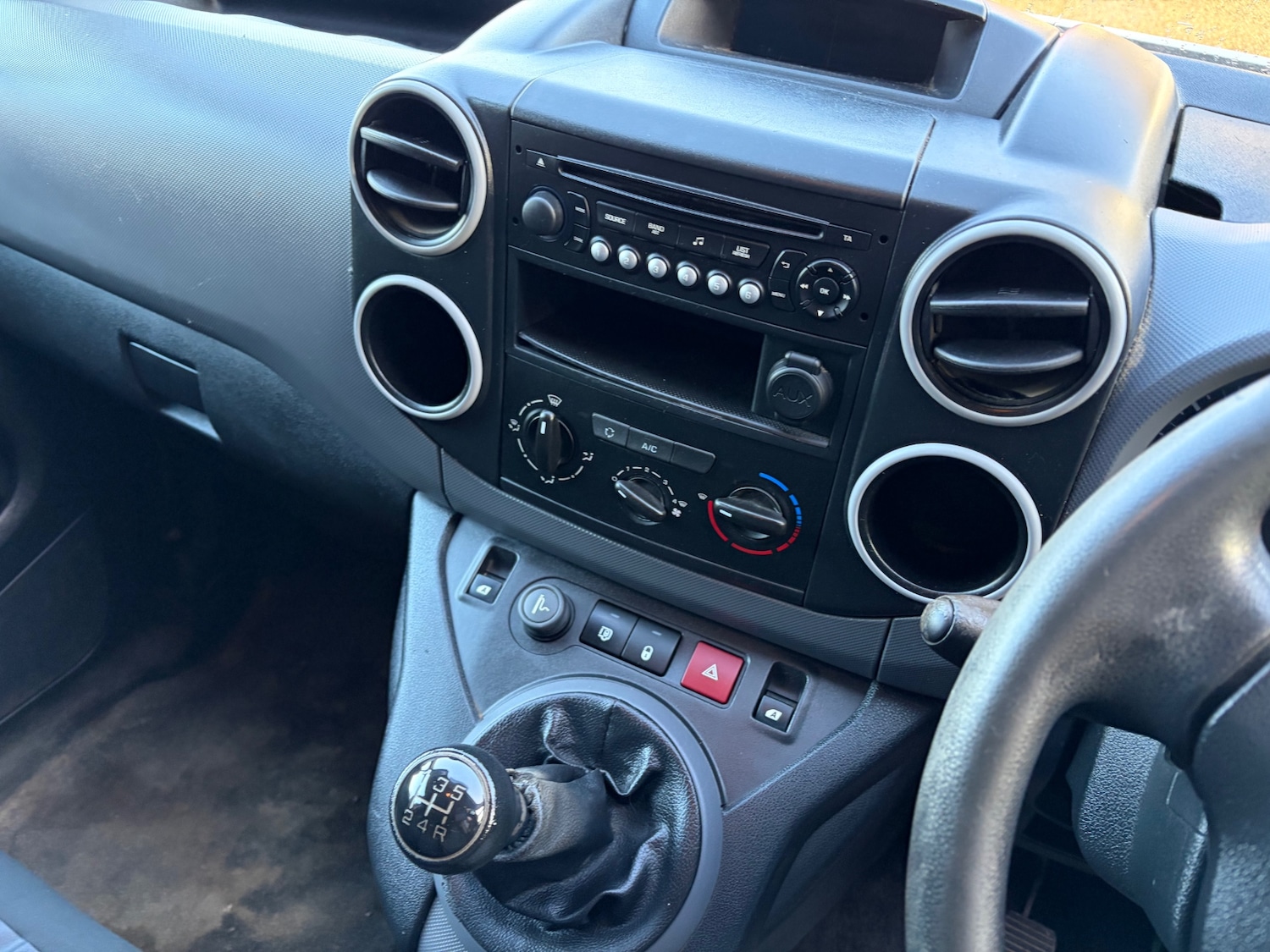 Used Peugeot Partner 2015 for sale - 76906256: Photo 8