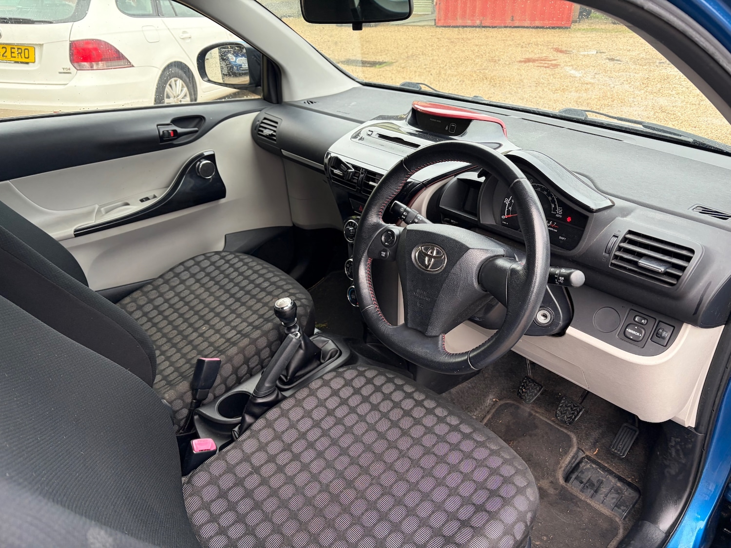 Used Toyota IQ 2011 for sale - 76699629: Photo 6