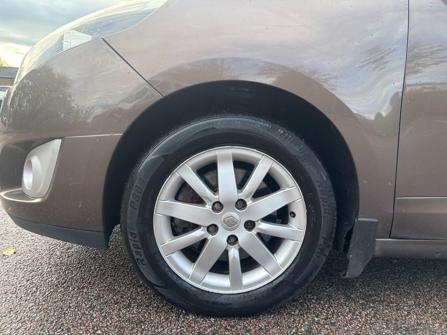 Used Renault Grand Scenic 2010 for sale - 76377288: Photo 18