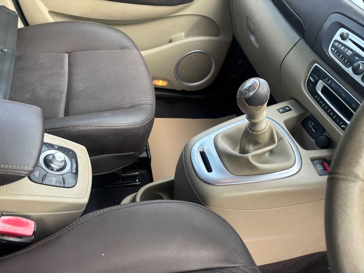 Used Renault Grand Scenic 2010 for sale - 76377288: Photo 25