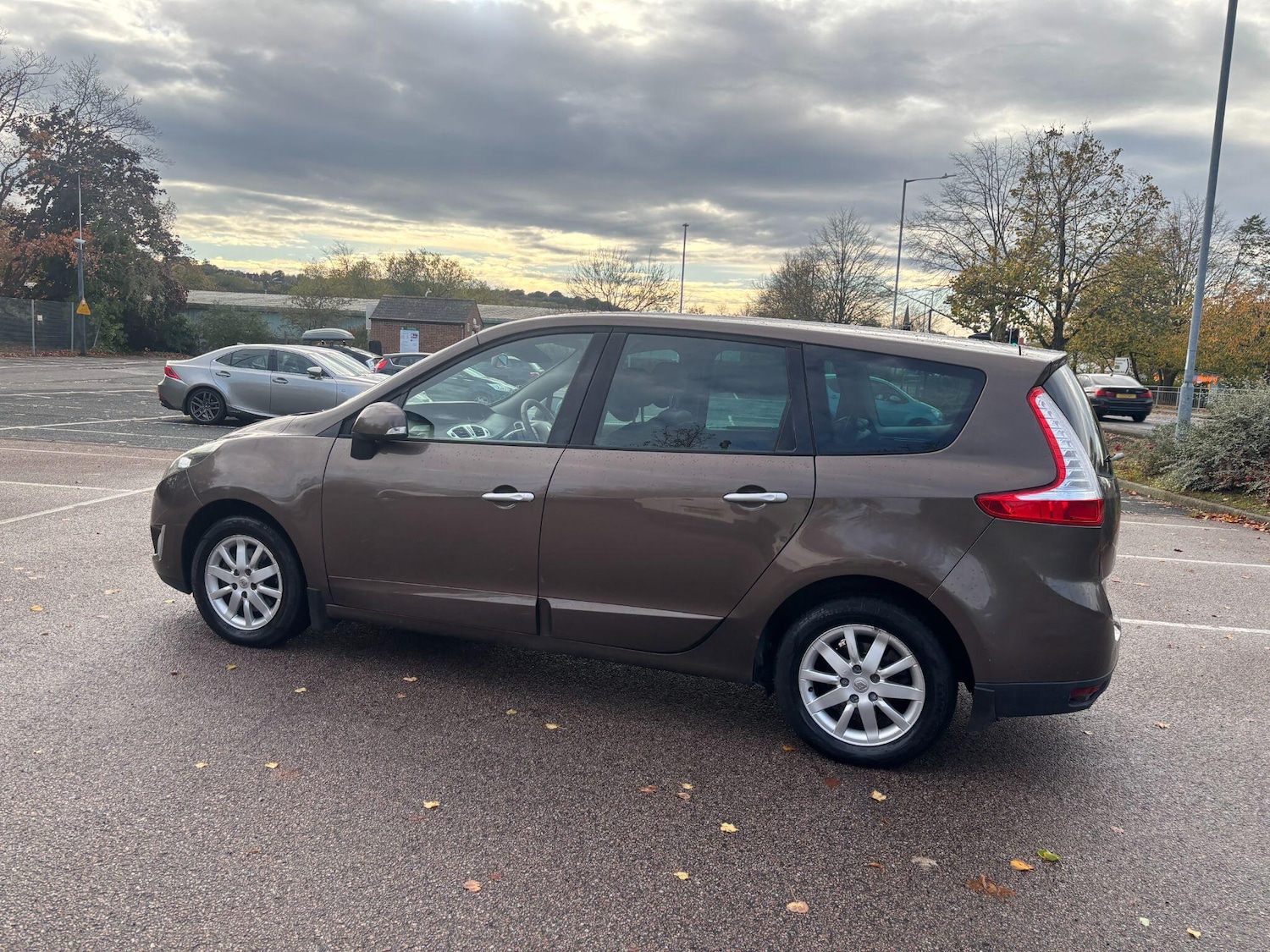 Used Renault Grand Scenic 2010 for sale - 76377288: Photo 5