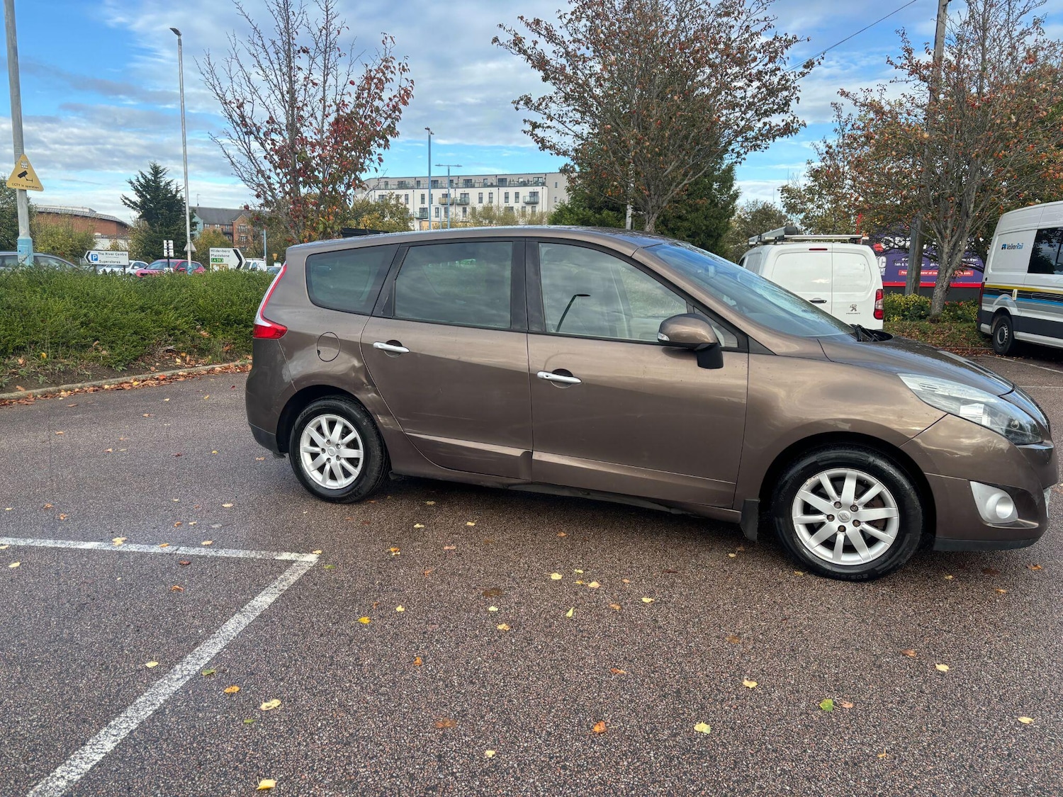 Used Renault Grand Scenic 2010 for sale - 76377288: Photo 7