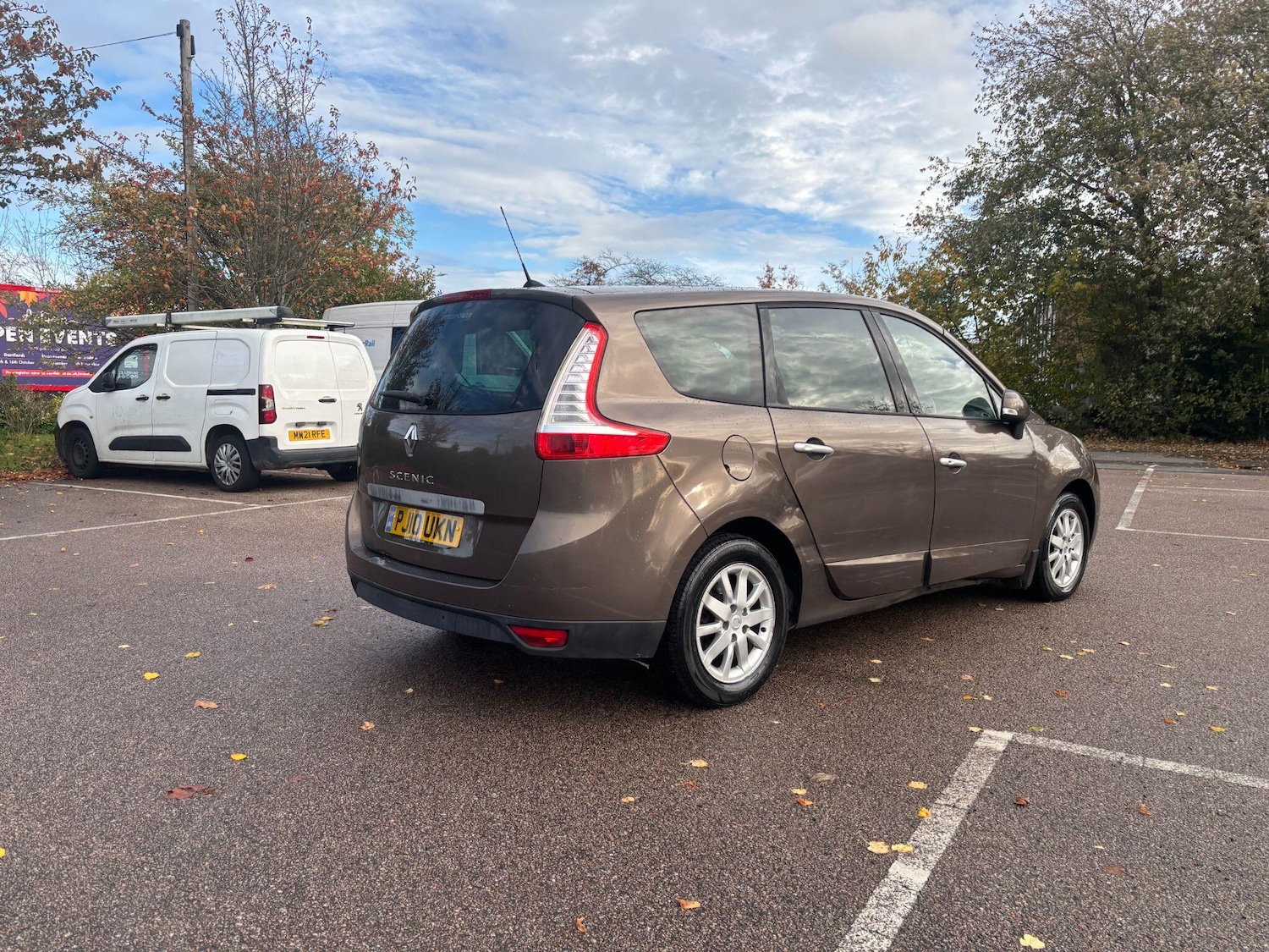 Used Renault Grand Scenic 2010 for sale - 76377288: Photo 8