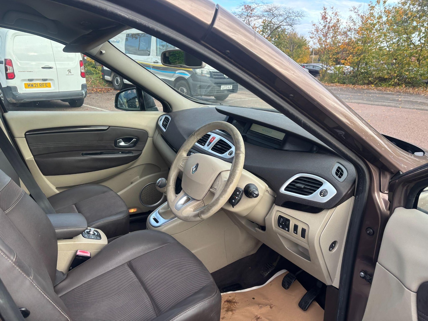 Used Renault Grand Scenic 2010 for sale - 76377288: Photo 9