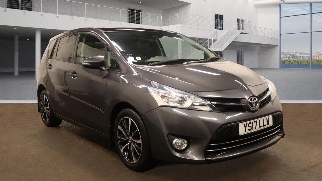 Used Toyota Verso 2017 for sale - 76802349: Photo 1