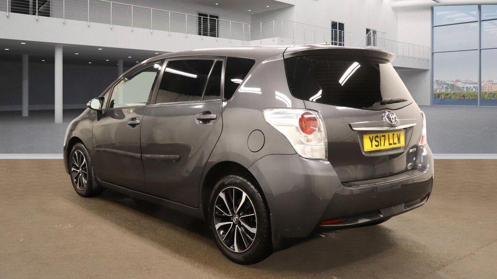 Used Toyota Verso 2017 for sale - 76802349: Photo 4