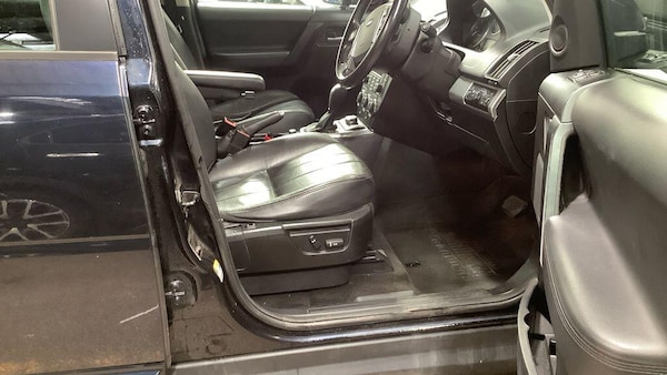 Used Land Rover Freelander 2011 for sale - 76239035: Photo 10