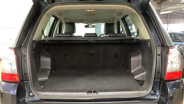 Used Land Rover Freelander 2011 for sale - 76239035: Photo 8