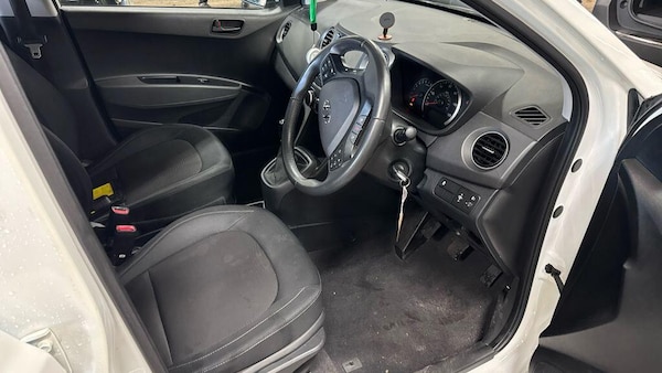 Used Hyundai i10 2019 for sale - 76239854: Photo 10
