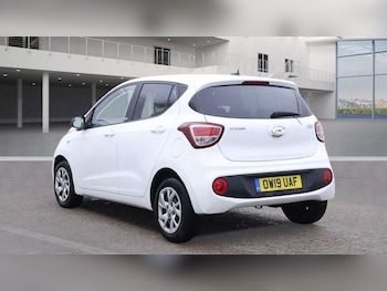 Used Hyundai i10 2019 for sale - 76239854: Photo 3