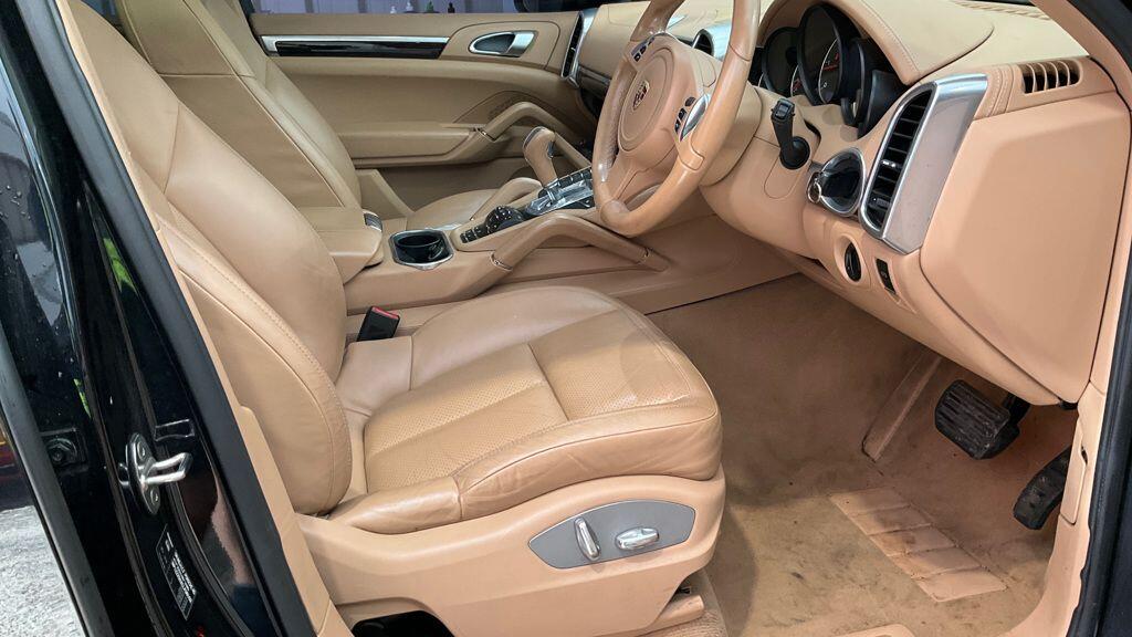 Used Porsche Cayenne 2012 for sale - 76370312: Photo 10