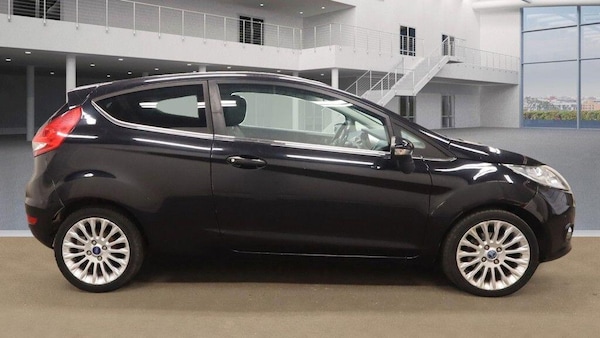 Used Ford Fiesta 2011 for sale - 76122614: Photo 6