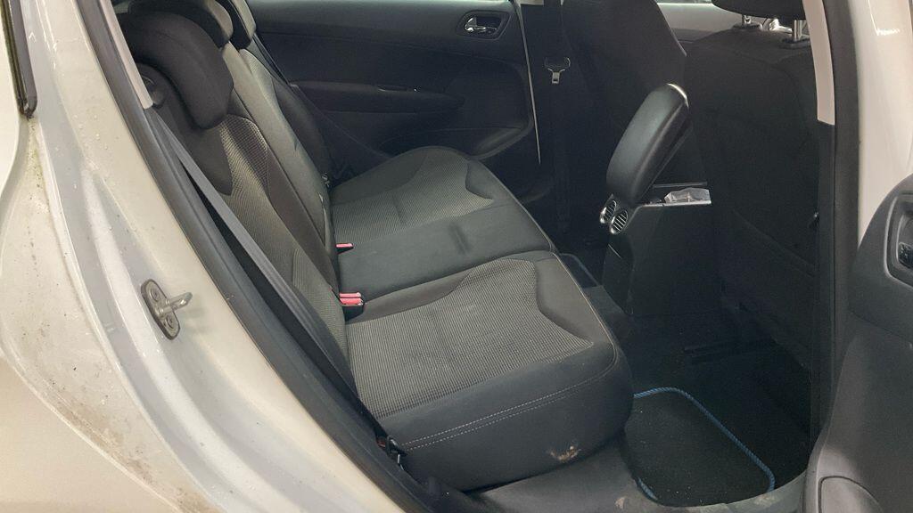 Used Peugeot 308 2013 for sale - 77783897: Photo 9