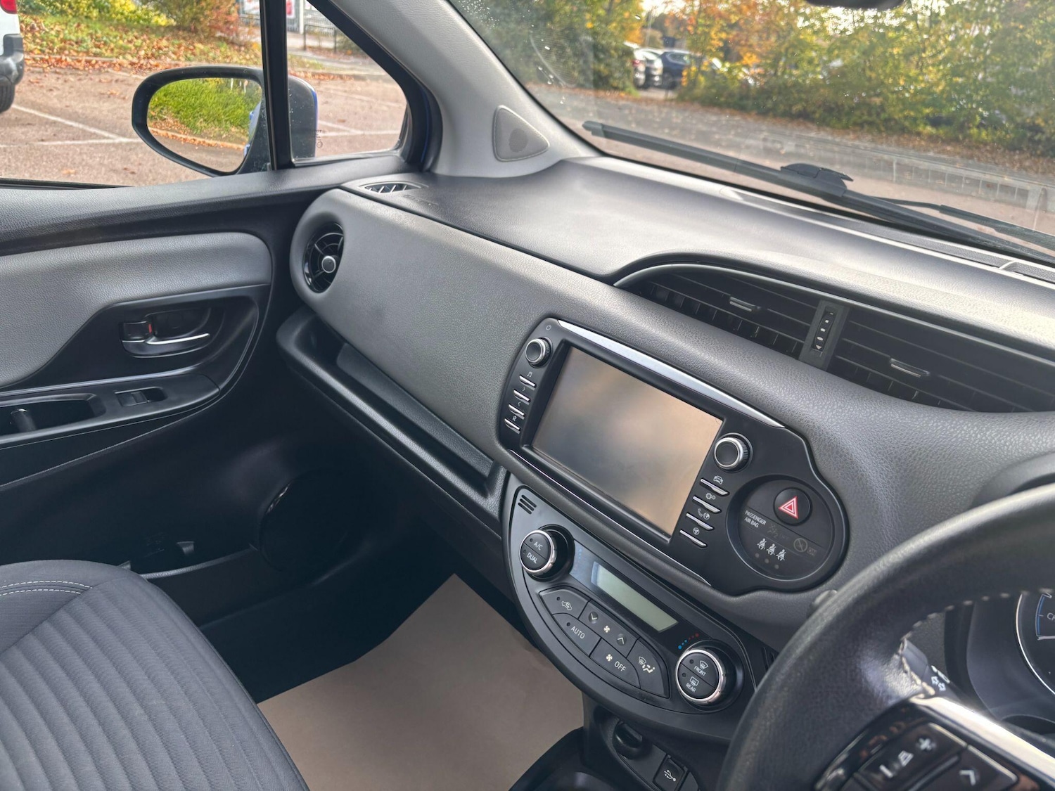 Used Toyota Yaris 2018 for sale - 76239834: Photo 9