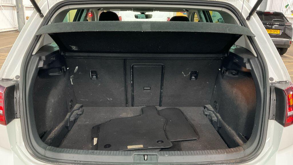 Used Volkswagen Golf for sale - 76727617: Photo 8