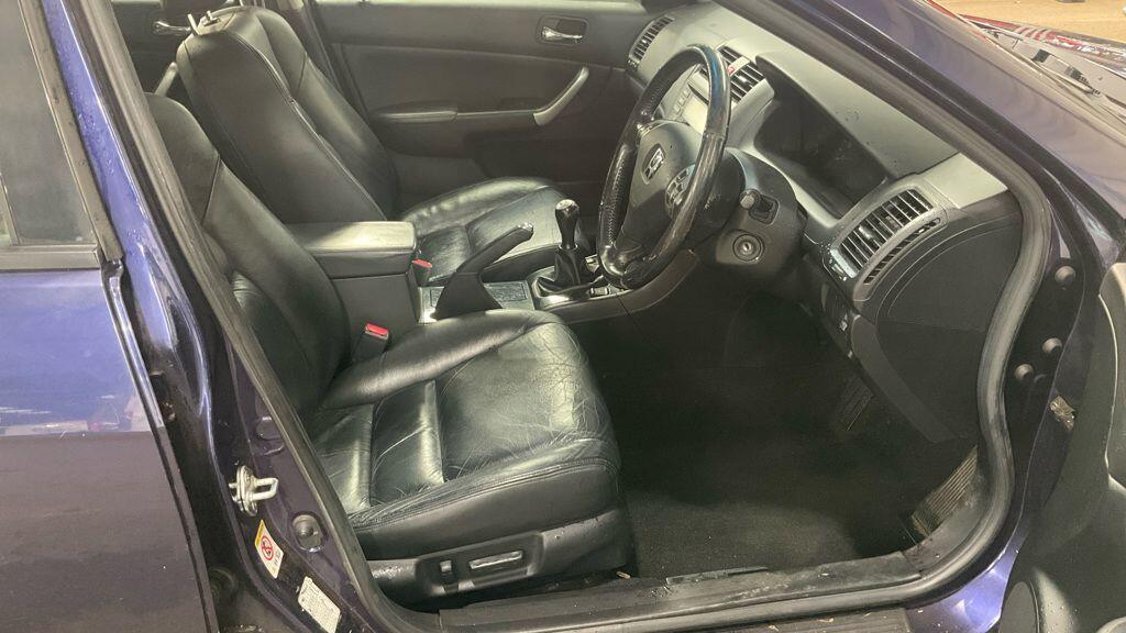Used Honda Accord 2004 for sale - 76152051: Photo 10