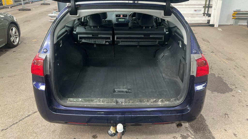 Used Honda Accord 2004 for sale - 76152051: Photo 8