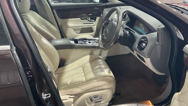 Used Jaguar XJ 2010 for sale - 76239199: Photo 10
