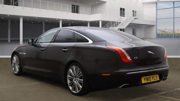 Used Jaguar XJ 2010 for sale - 76239199: Photo 4