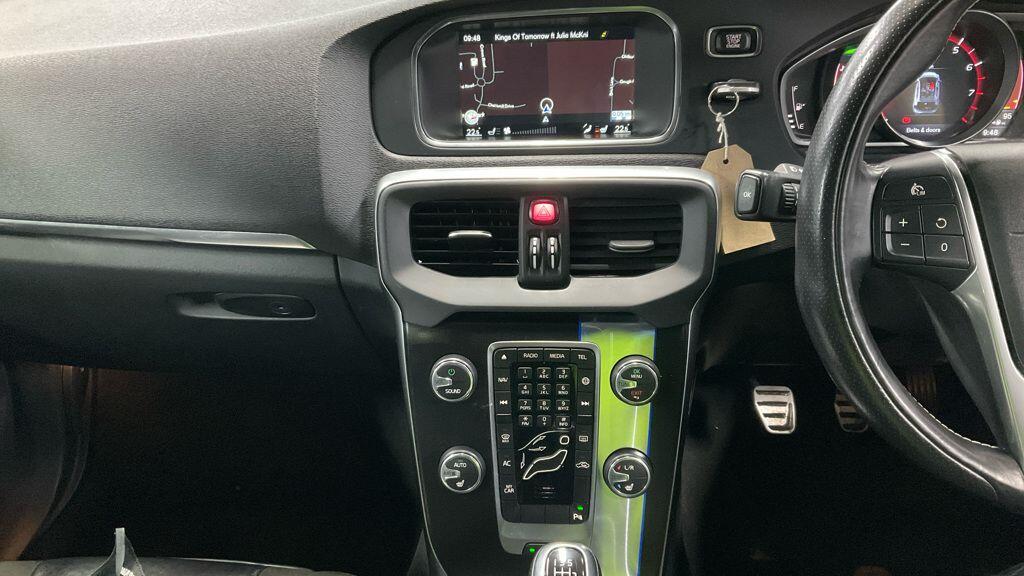 Used Volvo V40 2015 for sale - 77376869: Photo 12