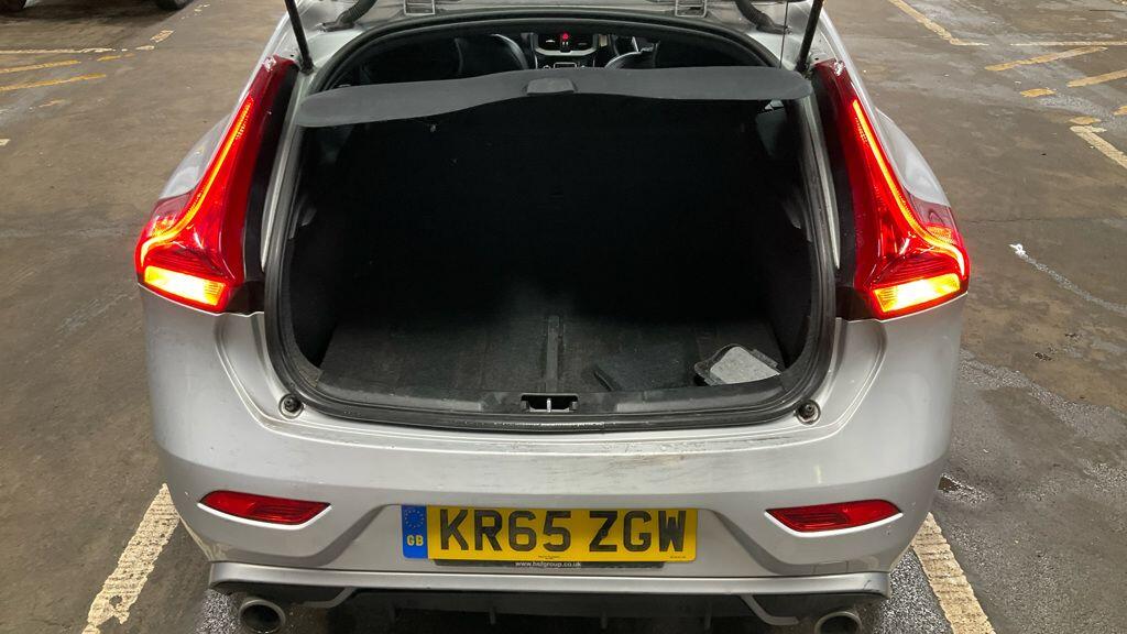 Used Volvo V40 2015 for sale - 77376869: Photo 8