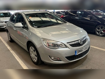 (60) - 1.6 16v Exclusiv Hatchback 5dr Petrol Manual Euro 5 (115 ps)