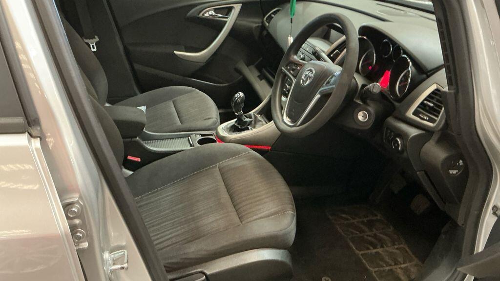 Used Vauxhall Astra 2010 for sale - 77646863: Photo 6