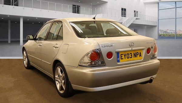 Used Lexus IS 2003 for sale - 76137700: Photo 4