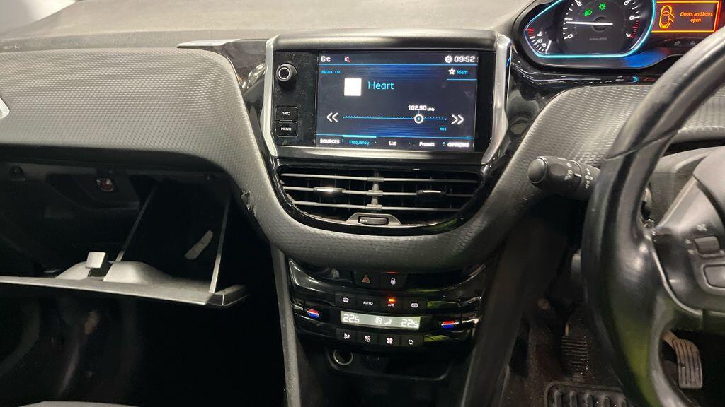 Used Peugeot 2008 2017 for sale - 78073102: Photo 12