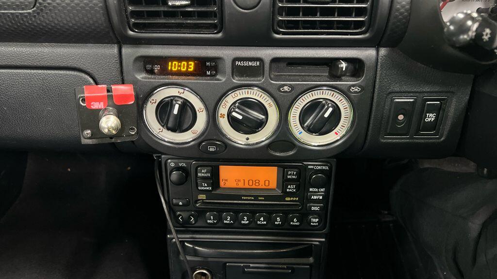 Used Toyota MR2 2003 for sale - 76824948: Photo 12