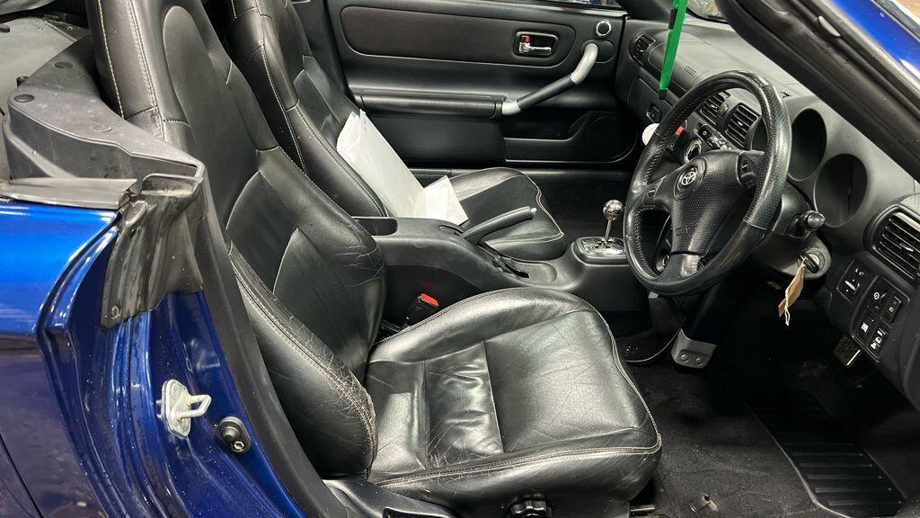 Used Toyota MR2 2003 for sale - 76824948: Photo 9