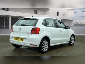 Used Volkswagen Polo 2015 for sale - 75989899: Photo