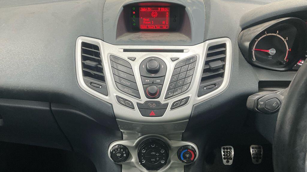 Used Ford Fiesta 2012 for sale - 76688650: Photo 12