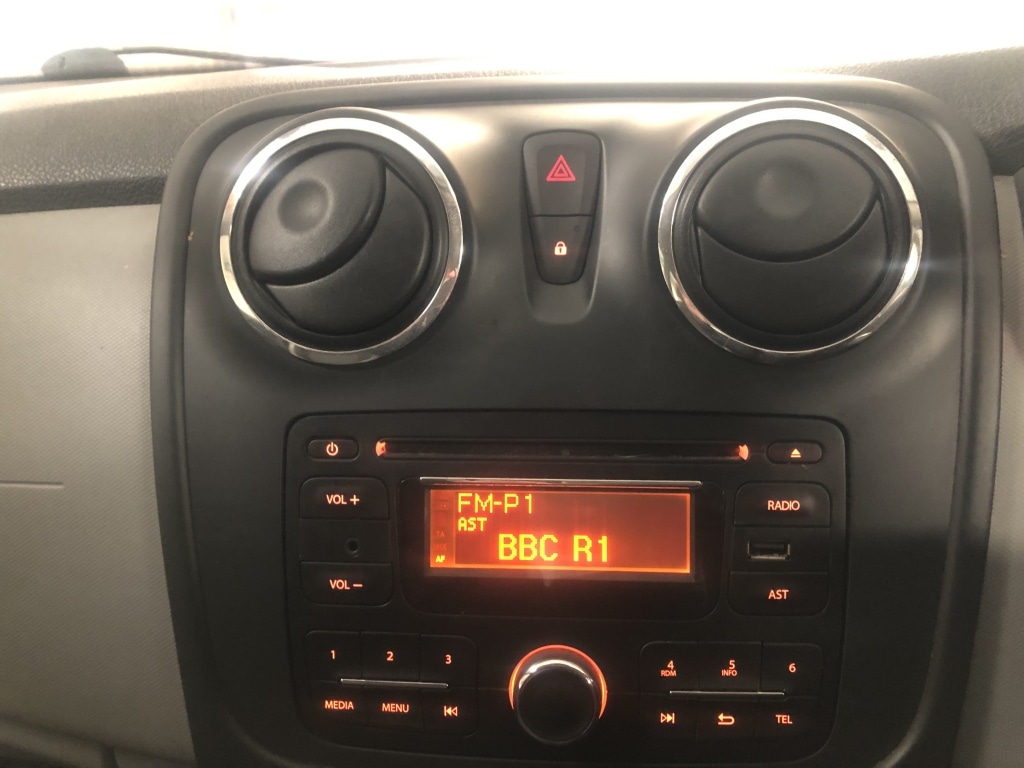 Used Dacia Sandero 2014 for sale - 77003836: Photo 11