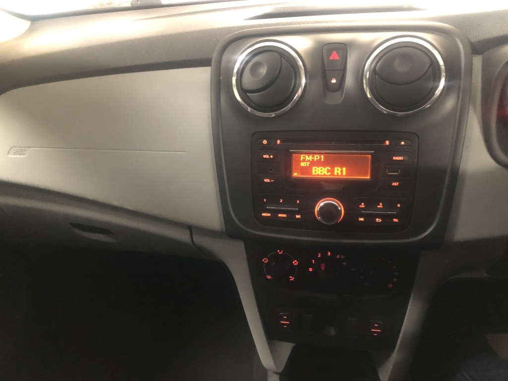 Used Dacia Sandero 2014 for sale - 77003836: Photo 12