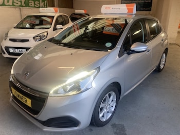 Used Peugeot 208 2017 for sale - 77003799: Photo