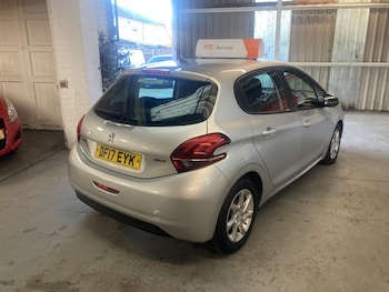 Used Peugeot 208 2017 for sale - 77003799: Photo