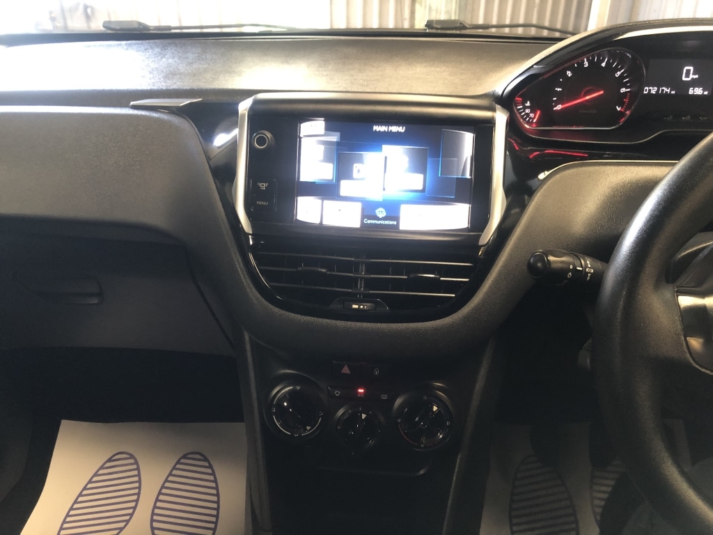 Used Peugeot 208 2012 for sale - 77003815: Photo 13