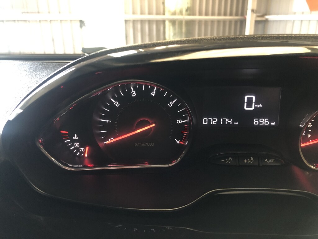 Used Peugeot 208 2012 for sale - 77003815: Photo 9