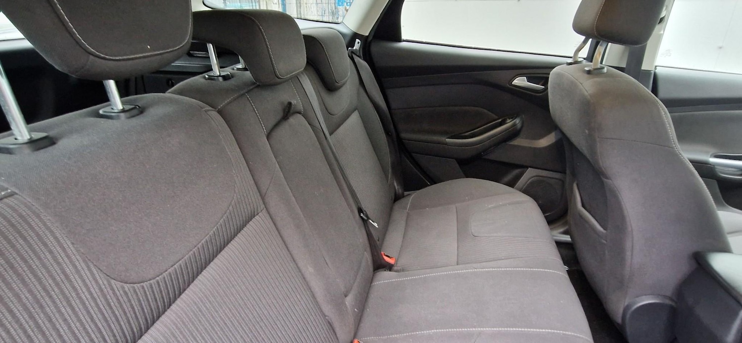 Used Ford Focus 2013 for sale - 76385330: Photo 14