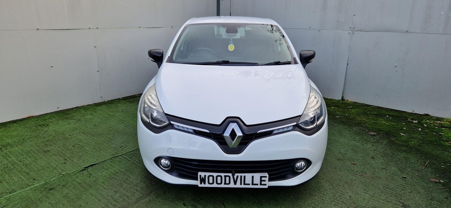 Used Renault Clio 2015 for sale - 76685495: Photo 2